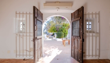 Resa estates Ibiza for sale te koop finca santa gertrudis interior doors.JPG